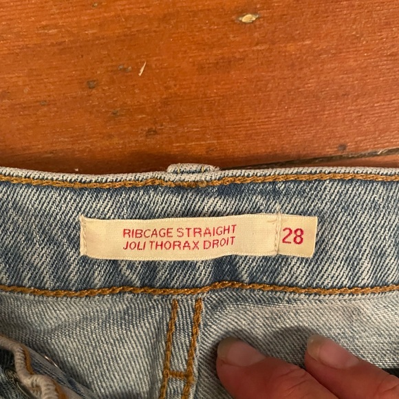 Levi's Rib Cage Jeans with Belt size 28 - Picture 8 of 10